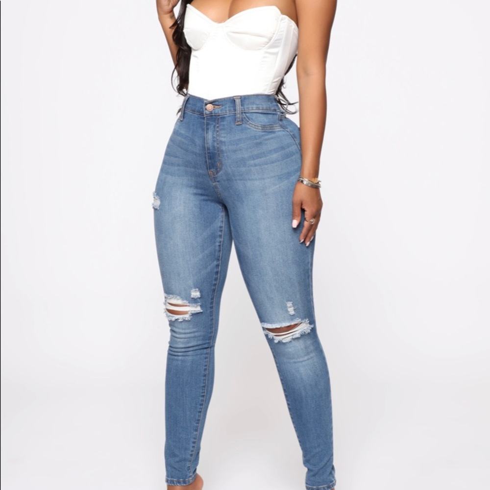 Ripped High Rise Medium Blue Skinny Jeans  7 NWT